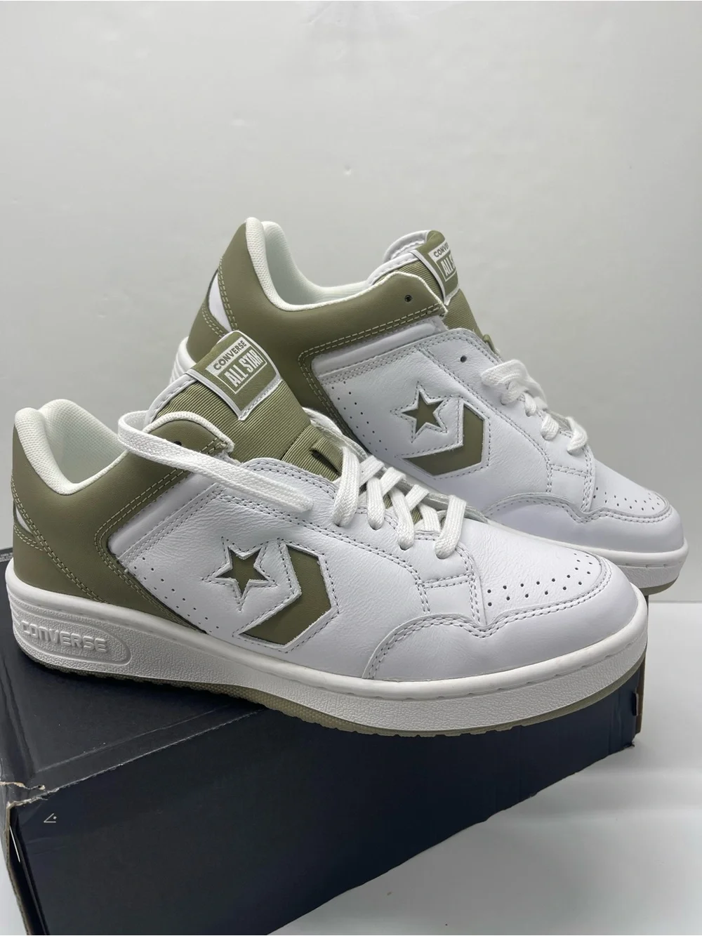 Converse •Men’s Sz 10 A11092C WEAPON OX
WHITE/MOSSY SLOTH/WHITE Athletic Sneaker - Picture 7 of 16